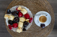 Thumbnail for CZEKOLADKI Z NADZIENIEM O SMAKU RUMU, LIMONCELLO I BRZOSKWINI-AMARETTO W METALOWEJ PUSZCE 180 G