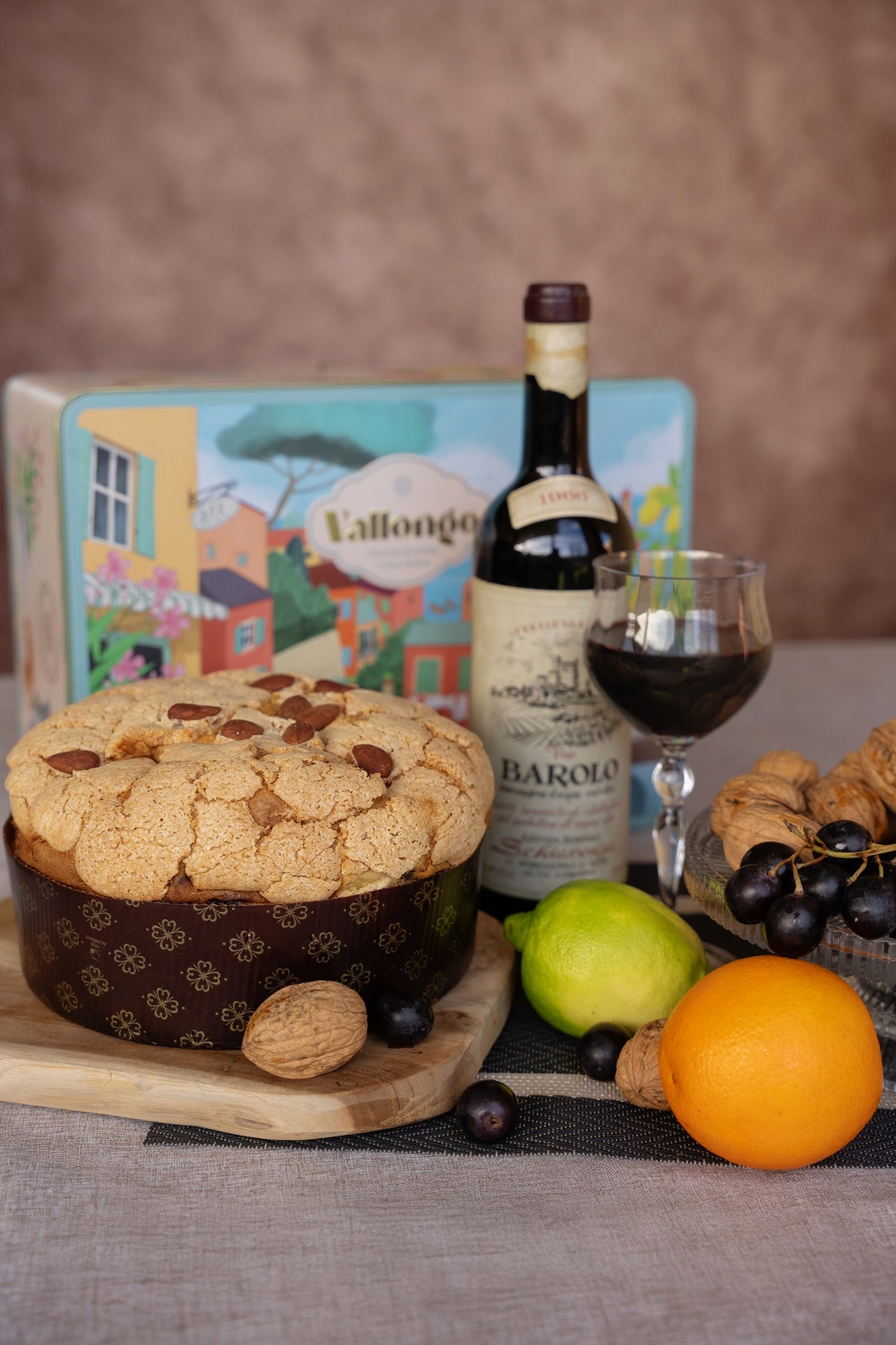 Włoska babka drożdżowa PANETTONE z rodzynkami i owocami kandyzowanymi w torbie z kokardą 500 g