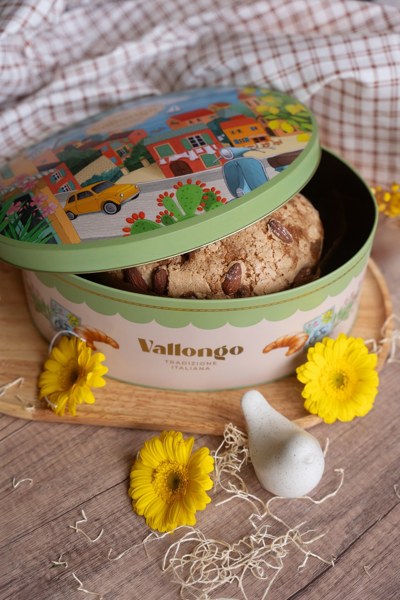 COLOMBA Wielkanocne Drożdżowe Ciasto ze Skórkami Pomarańczowymi z Sycylii 500 g w Dużej Owalnej Puszce