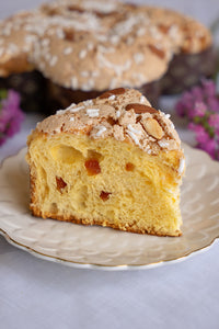Thumbnail for COLOMBA Wielkanocne Drożdżowe Ciasto ze Skórkami Pomarańczowymi z Sycylii 1 Kg w Torbie z Ozdobną Kokardą