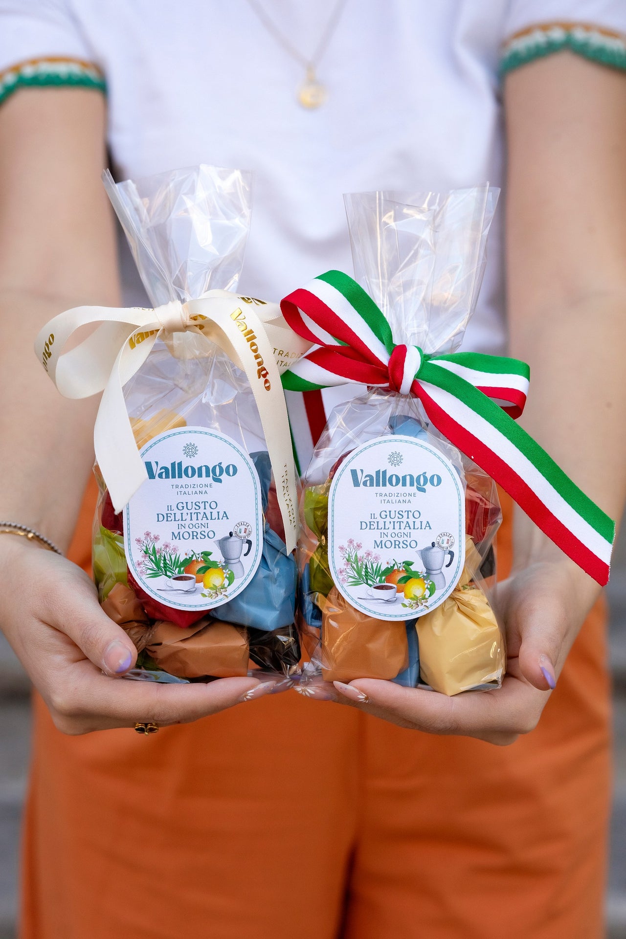 CZEKOLADKI Z NADZIENIEM O SMAKU RUMOWYM, LIMONCELLO I BRZOSKWINI-AMARETTO - 500 G